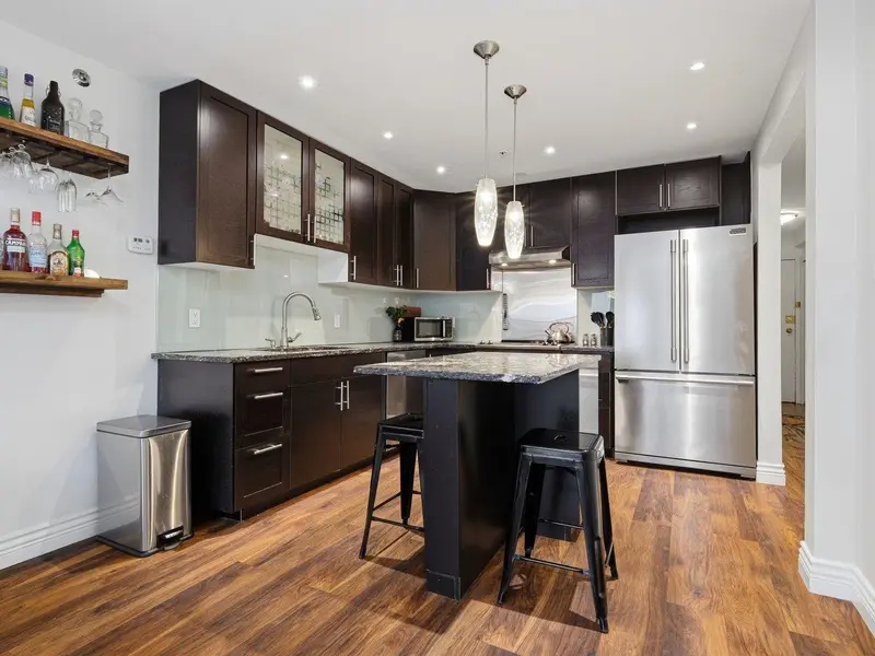 216 1549 KITCHENER STREET - photo 3 of 21