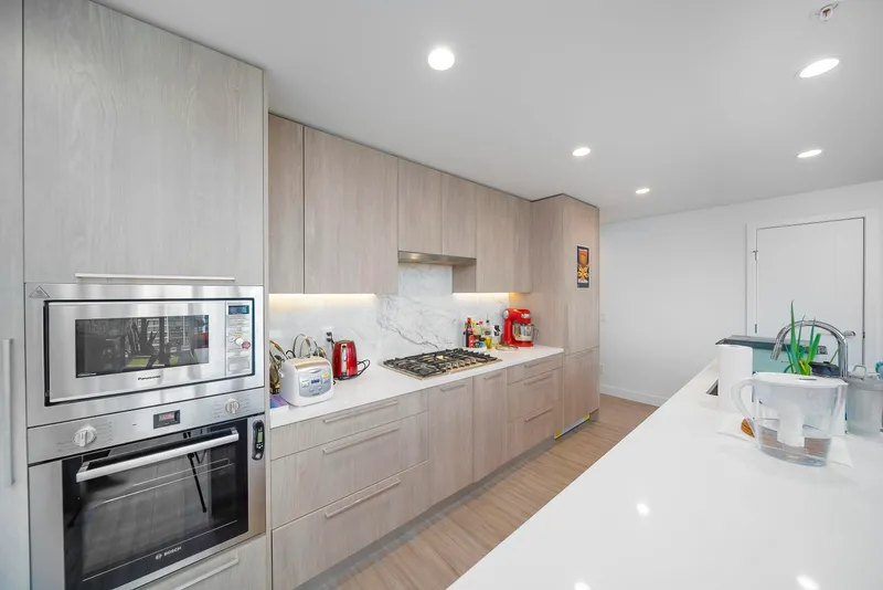 1601 6398 SILVER STREET - photo 3 of 25