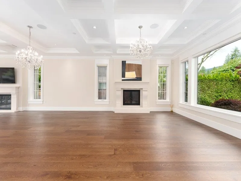 1260 KINGS AVENUE - photo 3 of 21