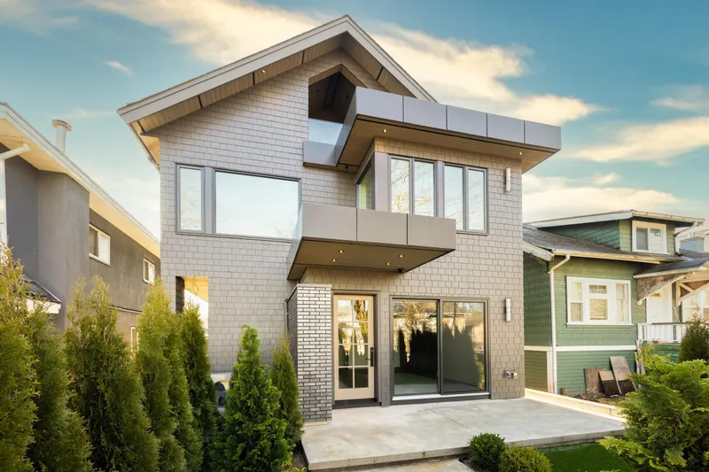 2380 E 5TH AVENUE - photo 2 of 24