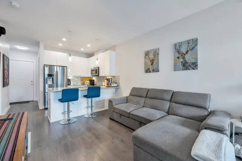 411 19940 BRYDON CRESCENT - photo 4 of 22