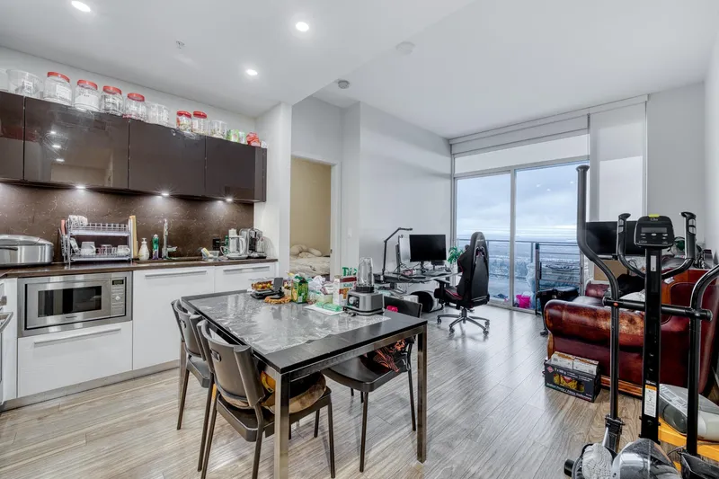 3104 6383 MCKAY AVENUE - photo 4 of 16