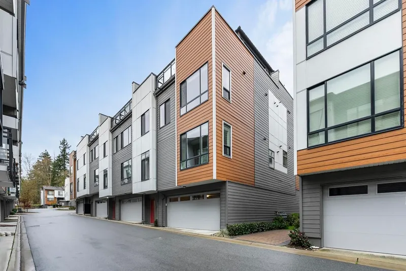 79 16433 19 AVENUE - photo 1 of 25