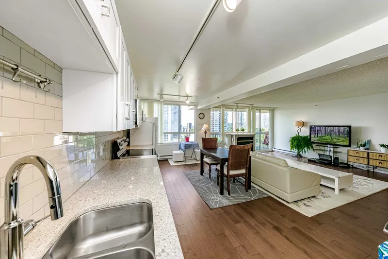 1503 545 AUSTIN AVENUE - photo 4 of 25