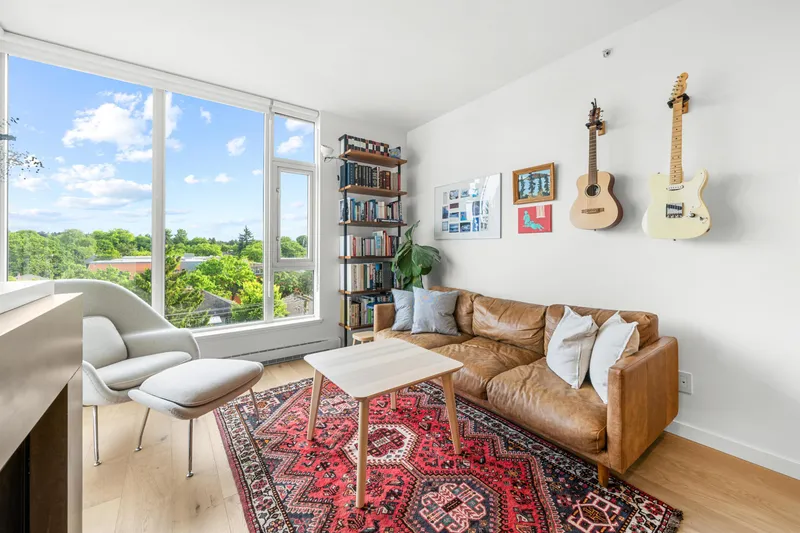 607 2528 MAPLE STREET - photo 3 of 25