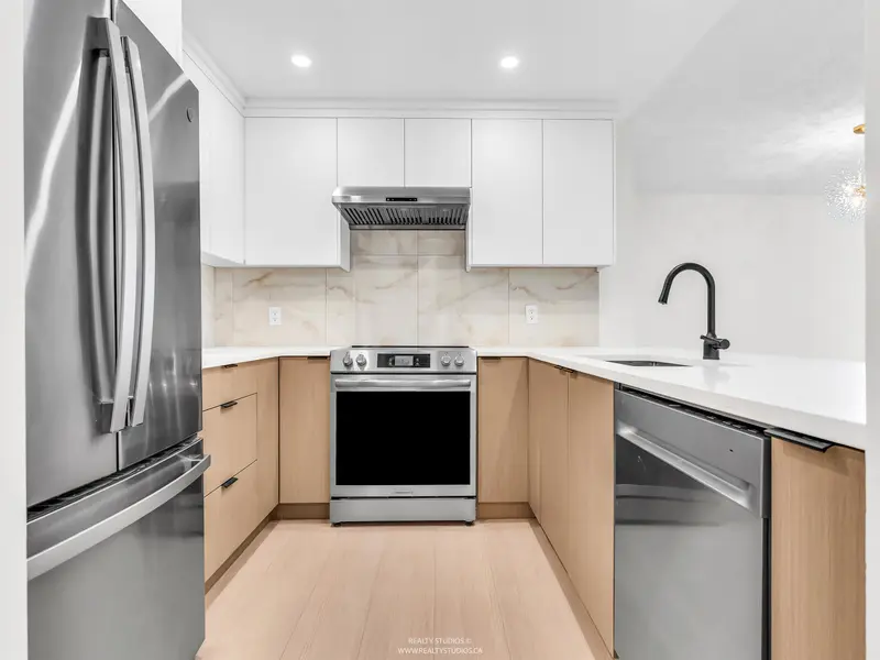 1003 1135 QUAYSIDE DRIVE - photo 2 of 12