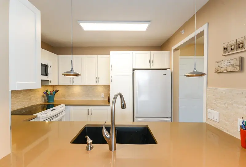 424 5500 ANDREWS ROAD - photo 4 of 25