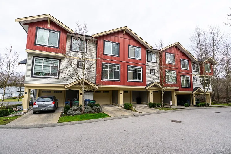 54 13886 62 AVENUE - photo 1 of 25