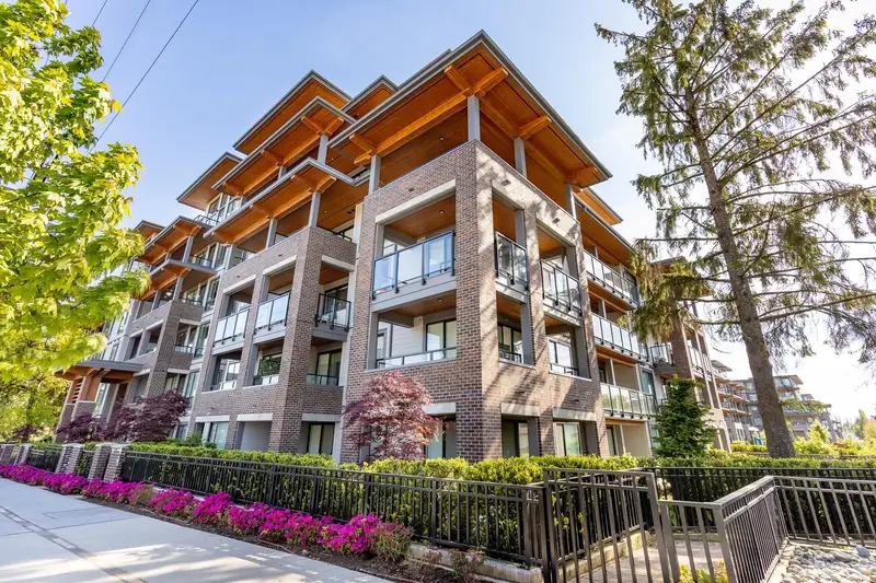 321 7599 15TH STREET - photo 3 of 25