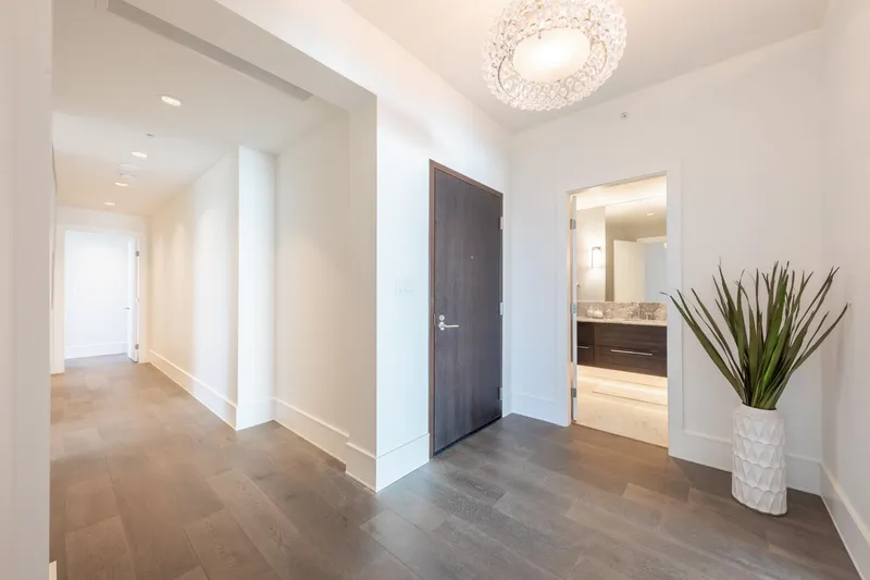 1501 1500 MARTIN STREET - photo 3 of 25