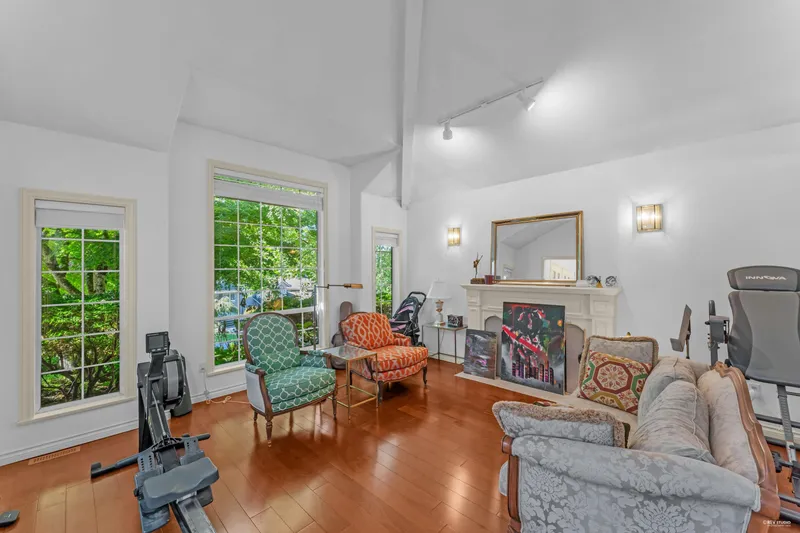 2930 145A STREET - photo 4 of 25