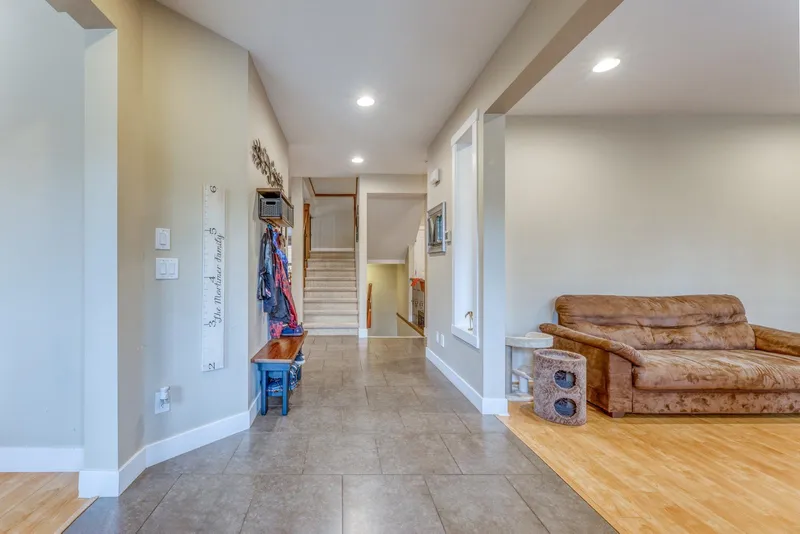 22834 FOREMAN DRIVE - photo 4 of 25