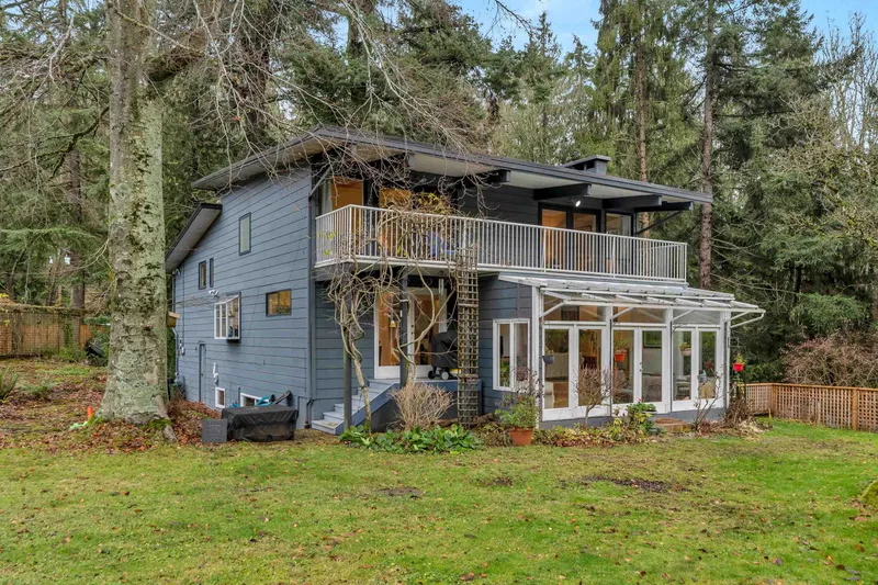 4890 THE DALE - photo 4 of 25