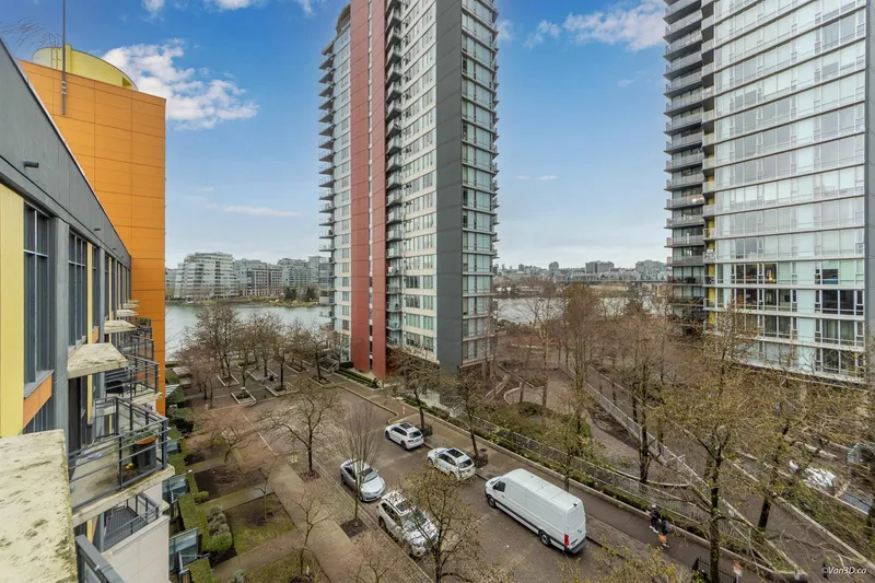 703 33 SMITHE STREET - photo 4 of 23