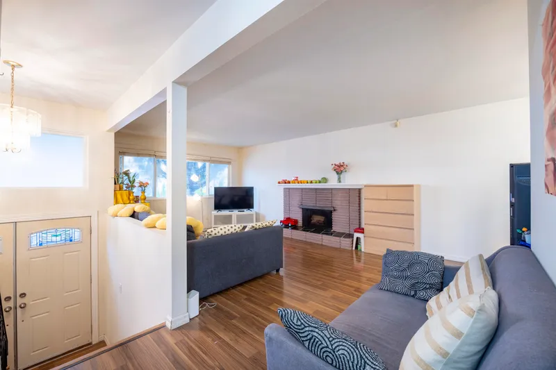 675 DUNCAN AVENUE - photo 2 of 25