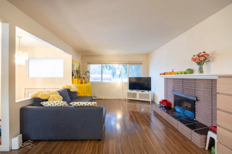 675 DUNCAN AVENUE - photo 3 of 25