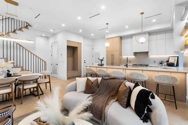 2 3275 GRAVELEY STREET - photo 4 of 25