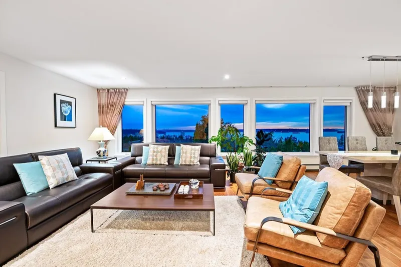 2272 NELSON AVENUE - photo 4 of 25