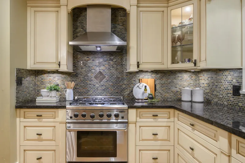 3402 ANNE MACDONALD WAY - photo 4 of 25