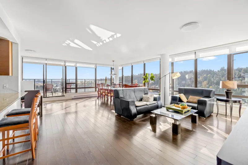 2602 400 CAPILANO ROAD - photo 3 of 25