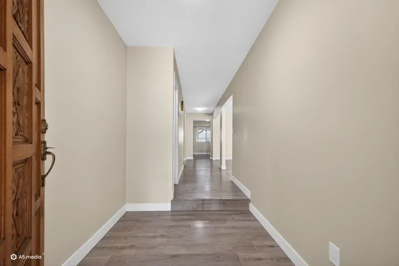 14085 114A AVENUE - photo 2 of 25