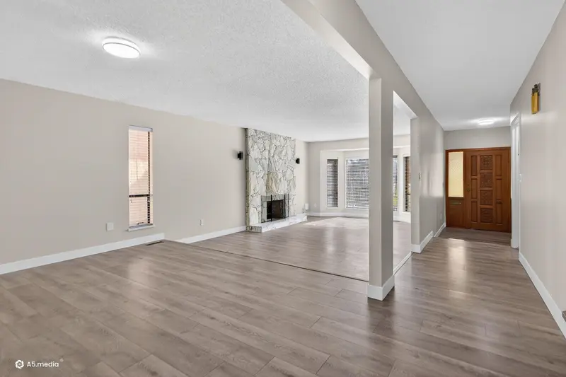 14085 114A AVENUE - photo 3 of 25