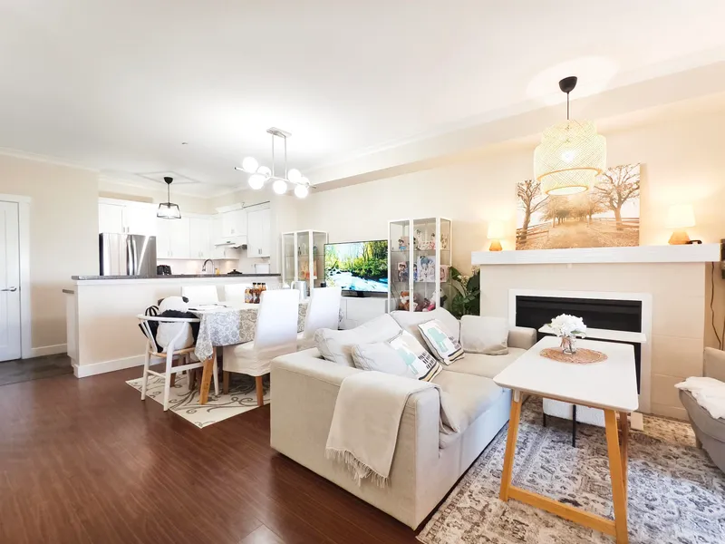 58 7388 MACPHERSON AVENUE - photo 3 of 25