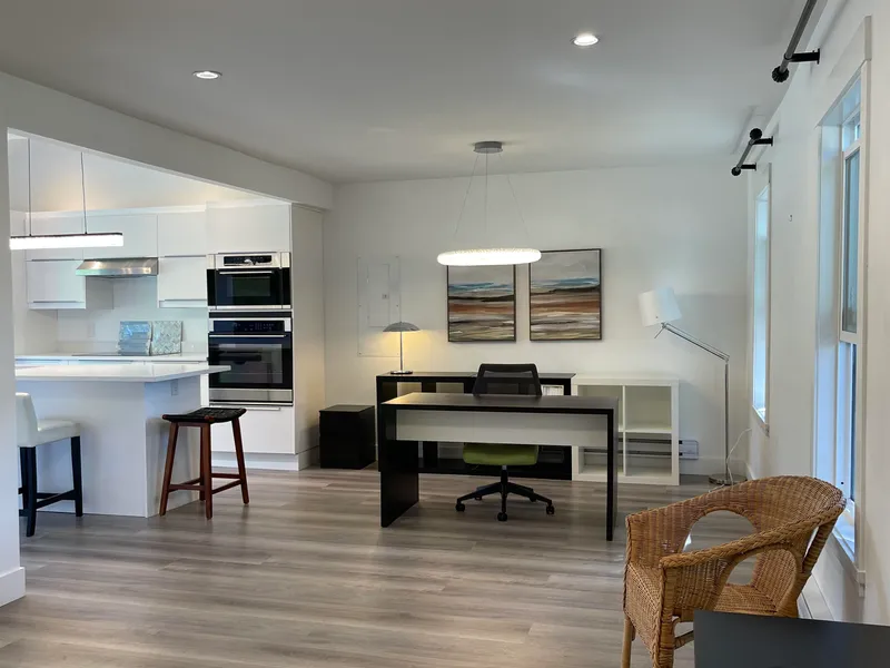 500 DOUGLAS CRESCENT - photo 3 of 13