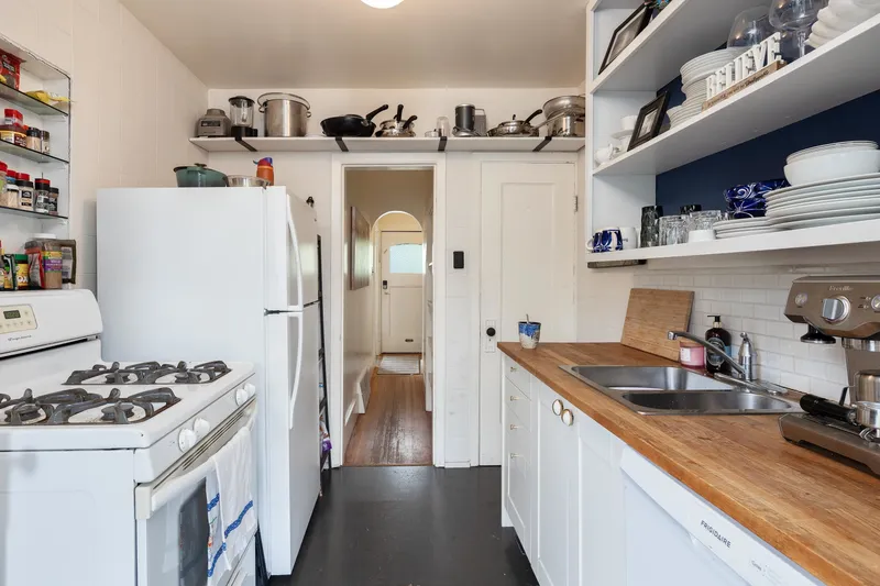 1325/27 LABURNUM STREET - photo 4 of 25