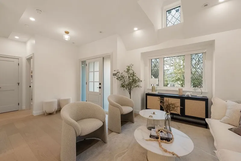 2542 GRANT STREET - photo 4 of 25