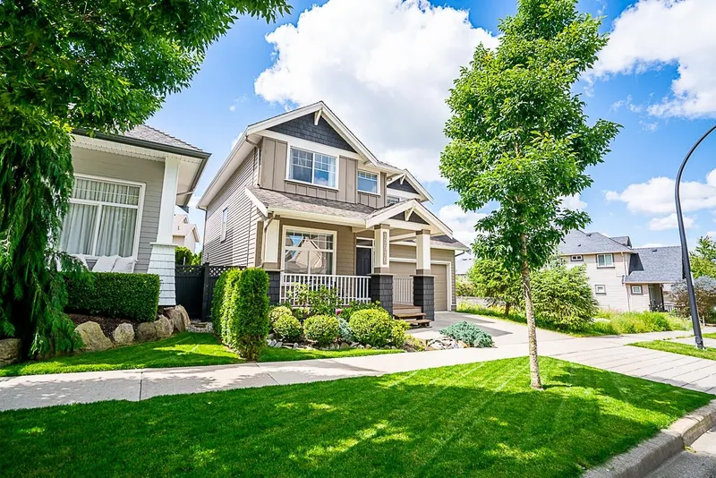 17916 71 AVENUE - photo 1 of 25