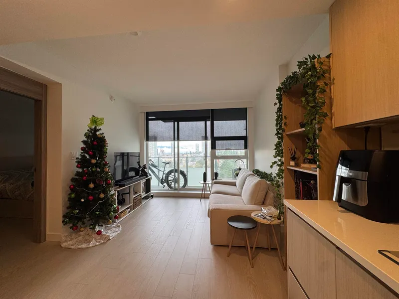 1410 13768 100 AVENUE - photo 4 of 17