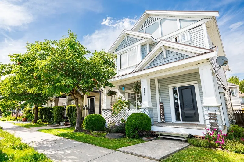 19069 72 AVENUE - photo 2 of 25