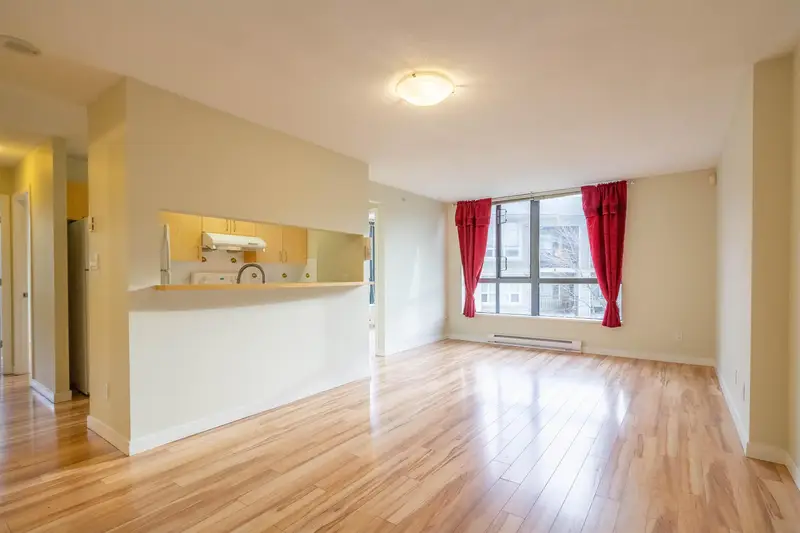 305 3588 CROWLEY DRIVE - photo 2 of 25