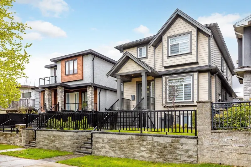 333 E 64TH AVENUE - photo 2 of 25