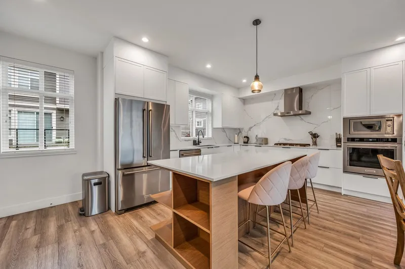 34 10488 124 STREET - photo 4 of 25