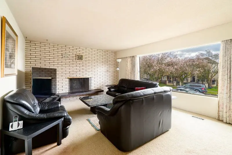 437 E 55TH AVENUE - photo 2 of 25