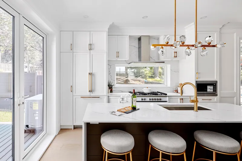 5081 CROWN AVENUE - photo 1 of 15