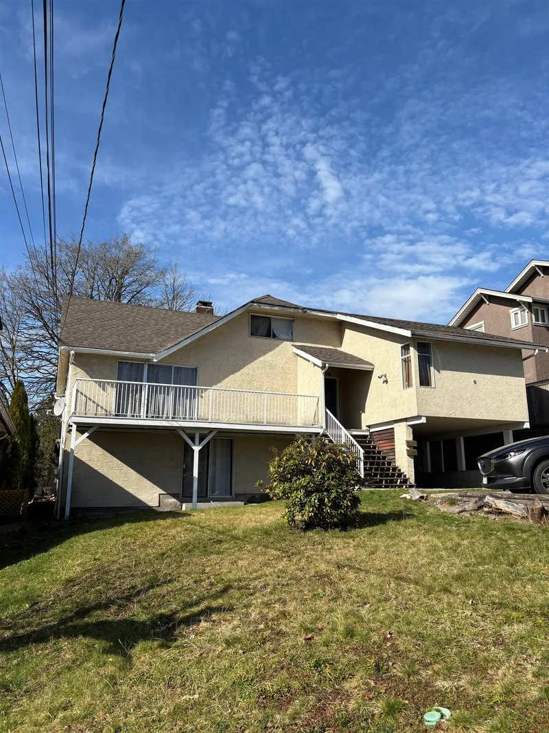 1615 HOLDOM AVENUE - photo 1 of 6