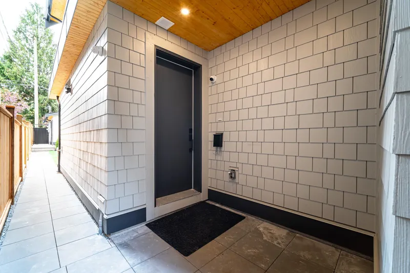 968 W 17TH AVENUE - photo 4 of 25