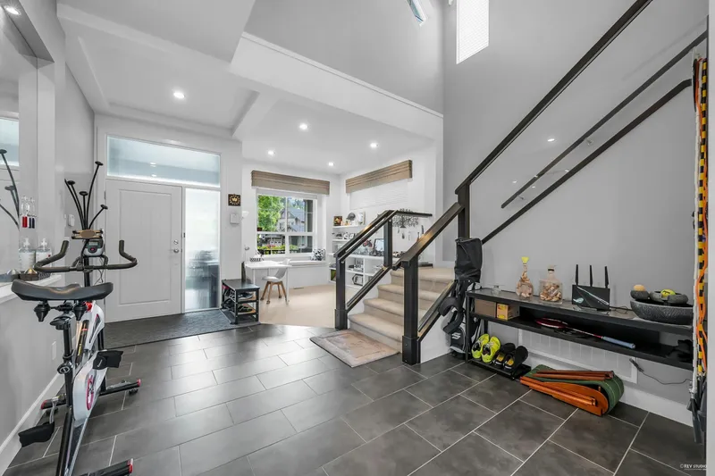 1504 DAYTON STREET - photo 2 of 25