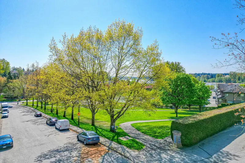 204 11595 FRASER STREET - photo 2 of 25