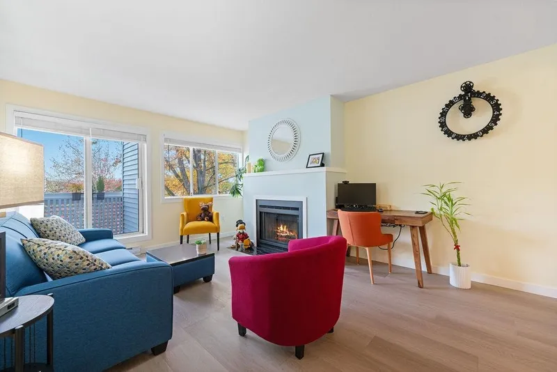 218 7751 MINORU BOULEVARD - photo 4 of 25