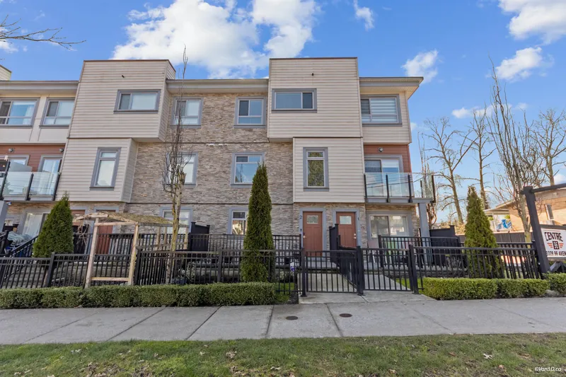 2 13328 96 AVENUE - photo 4 of 25