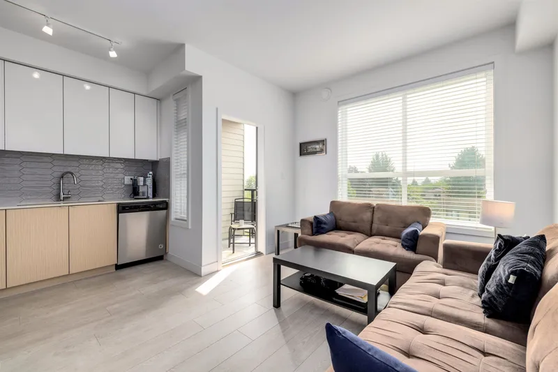 303 19567 64TH AVENUE - photo 1 of 17