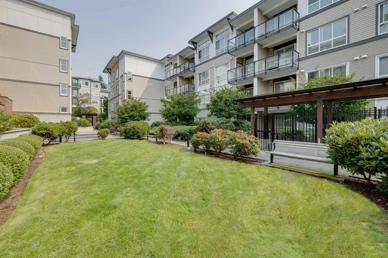 303 19567 64TH AVENUE - photo 2 of 17