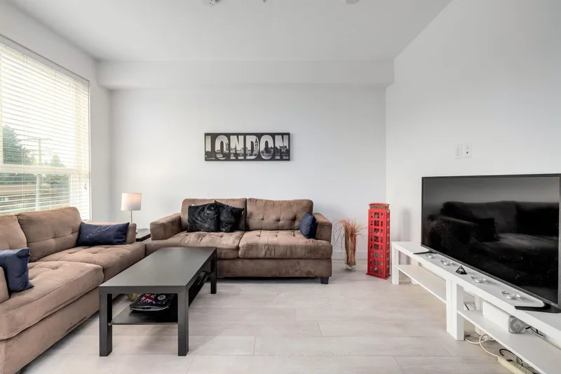 303 19567 64TH AVENUE - photo 4 of 17