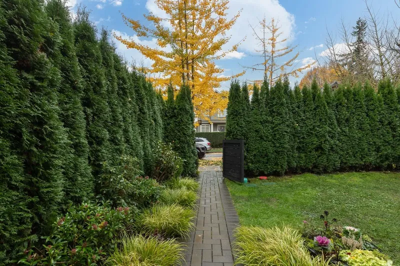 959 E 13TH AVENUE - photo 4 of 25