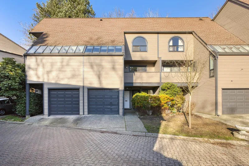 8531 TIMBER COURT - photo 2 of 25