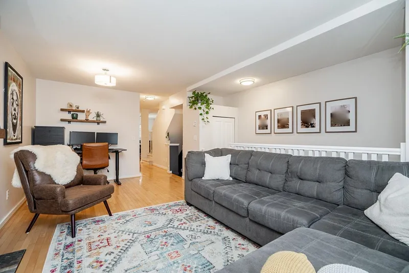 164 15168 36 AVENUE - photo 3 of 25